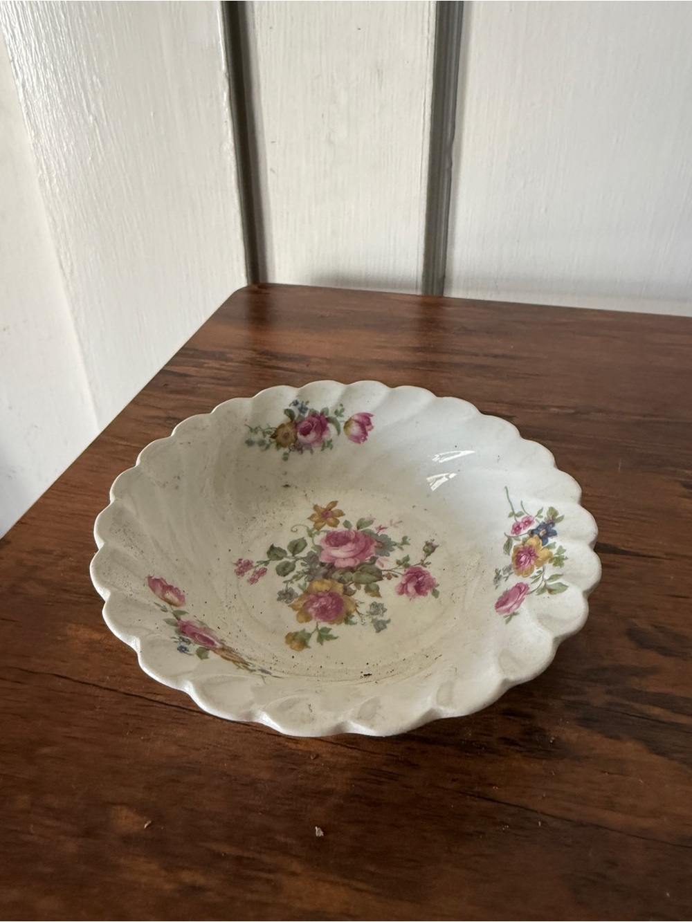 Vintage Floral Scalloped Bowl - White with Pink Roses Royal Staffordshire